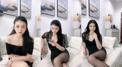 绿播下海漂亮小姐姐换上情趣黑丝❤️假鸡巴和男友的大肉棒疯狂插插2插