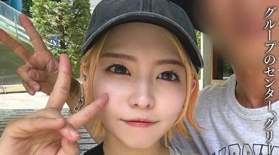 EINAV-011 | 从未有过男朋友且仍是处女的现役偶像,在休息日与理发师男友在游乐园约会的影片被泄露。