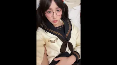 眼镜萝莉Ts莓莓 啊不要碰龟头又要射了 姐姐好厉害鸡鸡被撸的几分钟连射六发第七次怎么也射不出来了说测试人体极限
