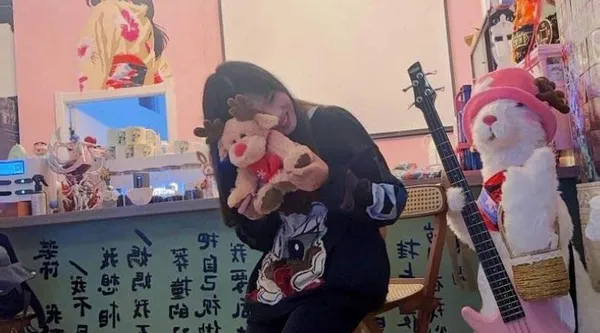 天津天狮学院清纯学霸 罗霜霜 背着男友与学长裸聊 因拒绝学长酒店约炮 裸聊录屏惨遭曝光!