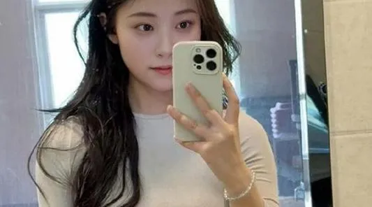怀化老师 吕妍菲 人民教师化身淫乱骚鸡 被甩后露脸约炮视频被当福利流出 表面端庄都是假的!