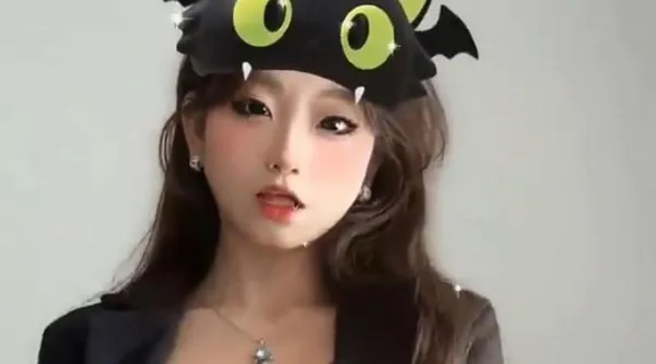 抖音网红嫩妹 啦啦啦 裸舞自慰 脸穴同框自慰视频流出 高潮时淫水喷溅 娇喘声直击灵魂!