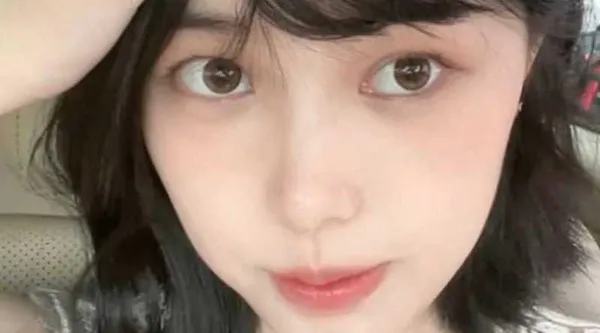 南京高校清纯校花 露脸自慰玩炮机 无套骑乘露骚穴 不雅视频全校疯传!
