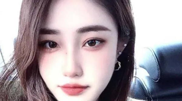 河南舞阳寂寞少妇 张钰琪 老公外出寂寞难耐找炮友裸聊 拍自慰视频供网友欣赏 结果被嫌弃逼太松!