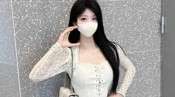 爆乳淫娃大尺度性爱福利视频 手撸 足交 阴推 这小母狗的玩法 多得都能开性爱培训班了!