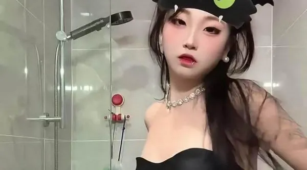 抖音极品嫩妹 妍熙小不点 裸舞视频火辣上线 脸蛋与私密部位同框自慰 大胆展示性感娇躯!