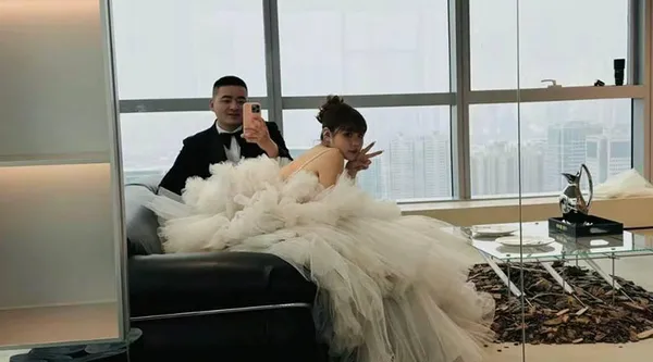 陕西宝鸡新婚夫妇 老婆约炮视频意外泄密 卫生间偷情站立后入!