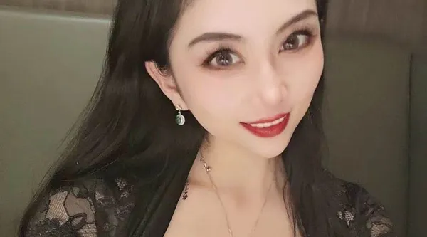 上海极品御姐露脸性爱视频曝光 饥渴少妇化身浪荡尤物 被炮友干的眼神迷离喘娇连连!