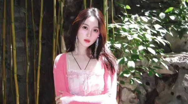 河北艺术职业学院 王丽莎 性爱视频流出 情趣玩具手铐眼罩调教 无套后入猛操到高潮失控!