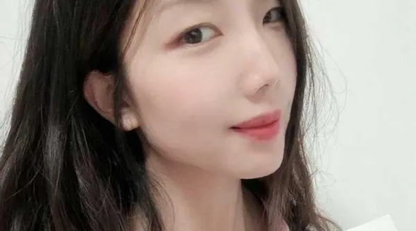 山东初中老师 李宜霜 被曝给校长当小三 还约炮成瘾 竟在婚床上被后入爆操!