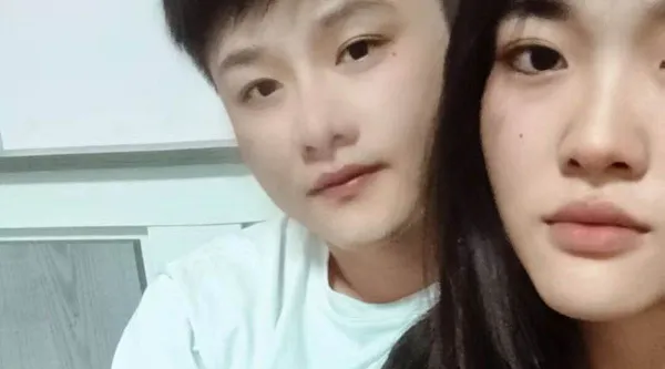 清纯甜妹性爱视频遭渣男流出 呻吟娇喘声音酥麻销魂 被爆操打桩骚劲十足!