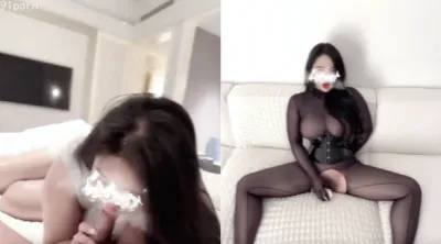 高颜值巨乳反差婊小妈❤️不为人知的一面❤️跪着求精