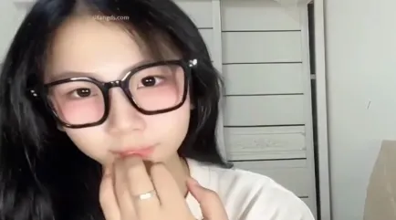 国产直播.高颜值女神盲盒系列-爱吃小布丁_超级大奶子!_学生服道具自慰狂插喷水!_2