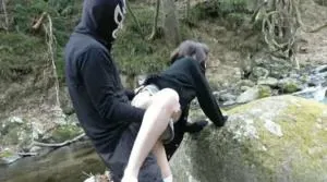 fc2-ppv 3244884 【无码流出】 [Part 1] 苗条的美人妻不还手就逃跑，带她上山……无法形容，就留给大家想像吧